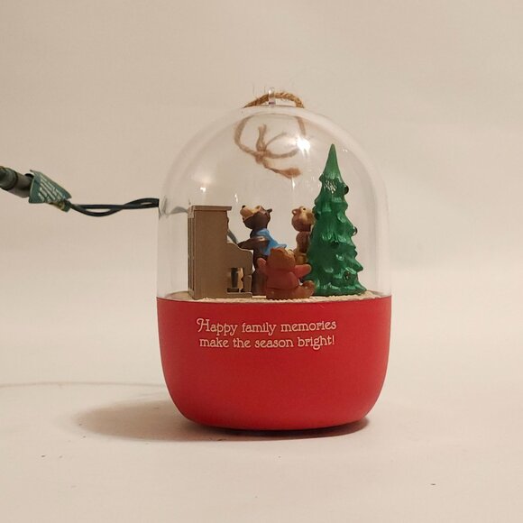 ADORABLE Hallmark Jingle Bears Light and Motion Ornament Hallmark Magic 1988 - Picture 6 of 11